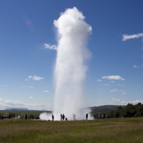 lo Strokkur... capace di alzare colonne d