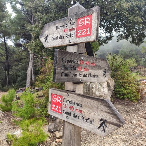 segnaletica lungo il GR221