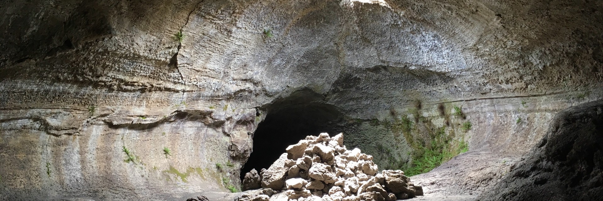 Etna Grotta Lamponi