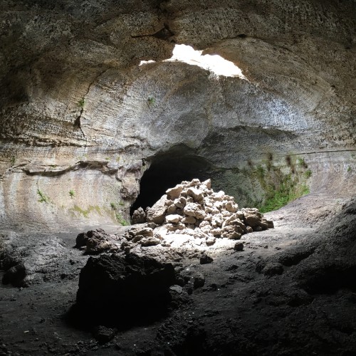 Etna grotta dei lamponi